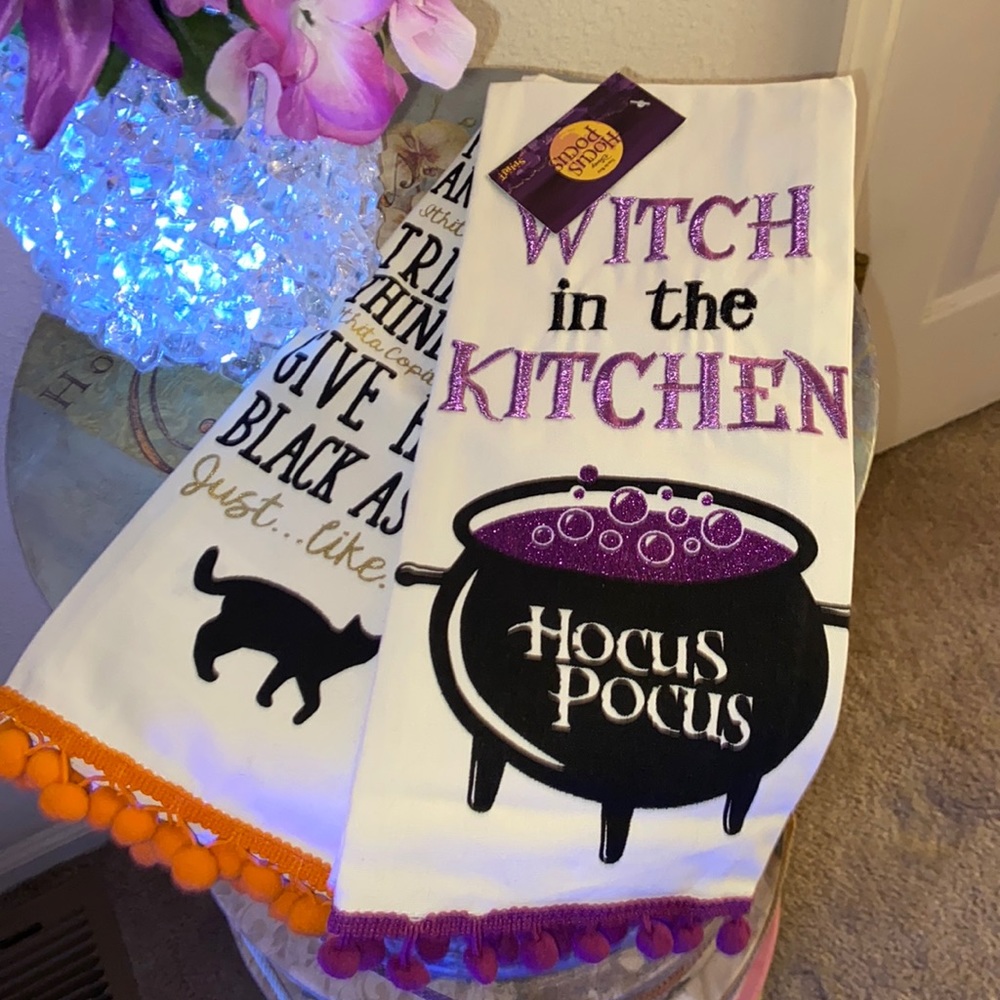 Hocus Pocus Kitchen Towels ~ 2 NWT
